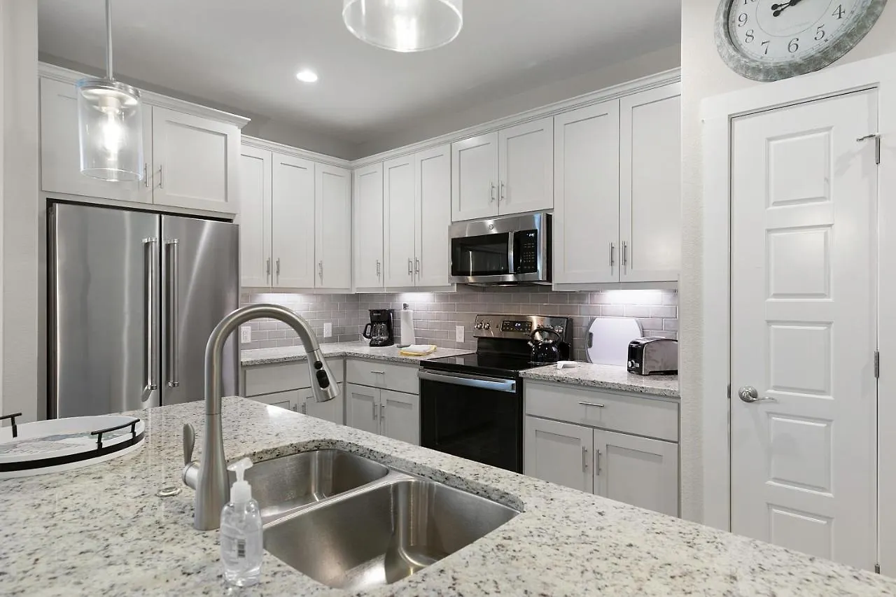 Holiday home Pristine 3-bedroom Near Canyon Lake!