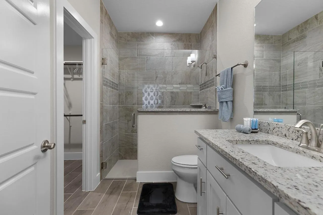 Pristine 3-bedroom Near Canyon Lake!