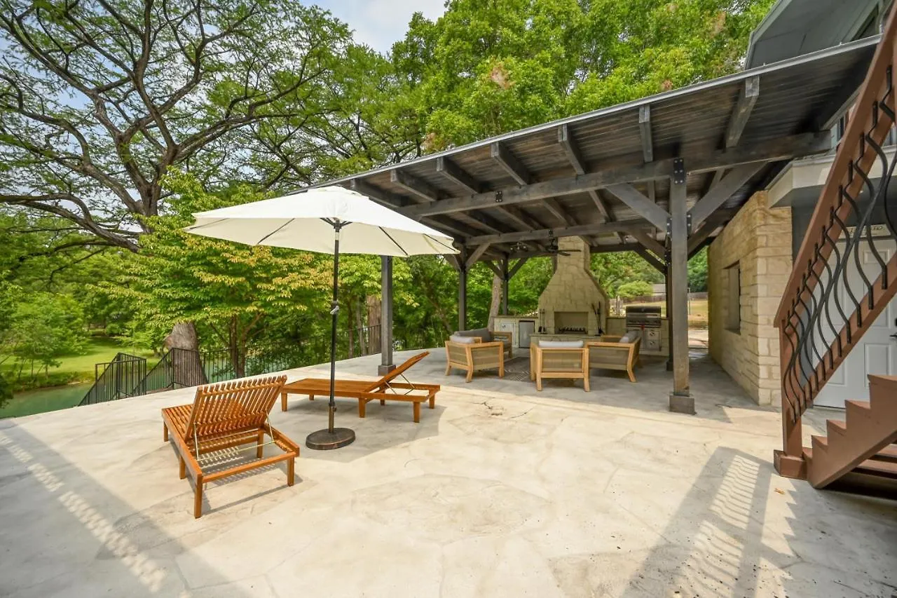 Luxury Riverfront With Firepit & Gameroom! * Canyon Lake
