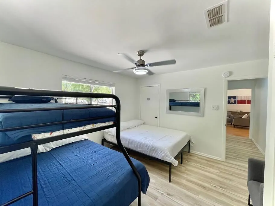 Canyon River House Retreat-location With Hot Tub * Canyon Lake