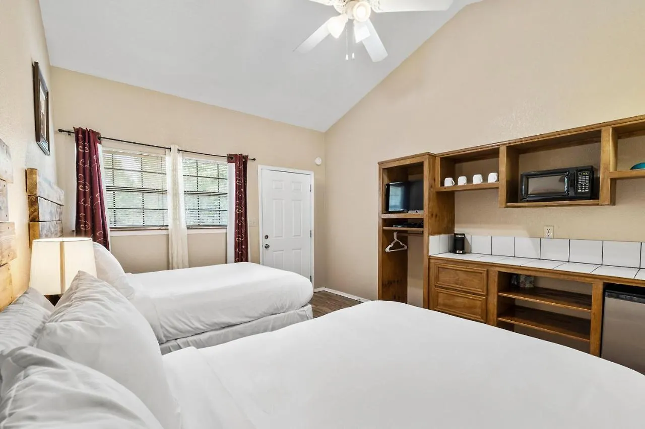 The Claire Hotel 3*