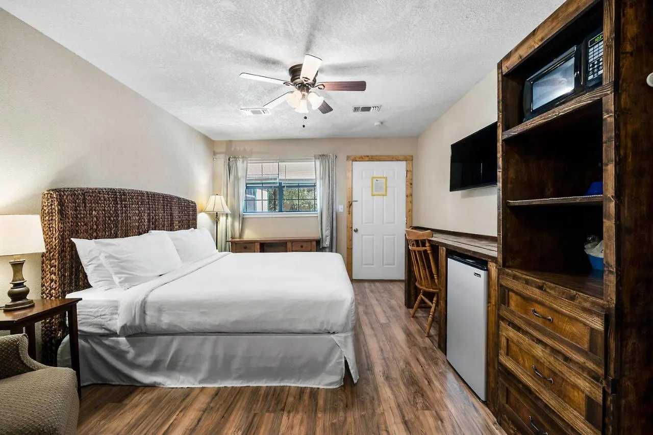 The Claire Hotel 3*