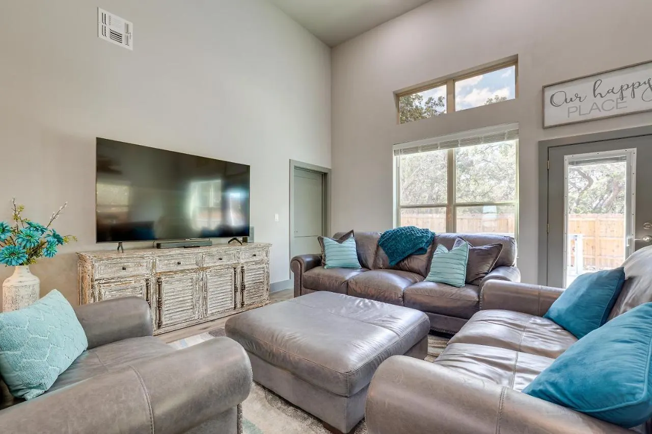 Modern Canyon Vacation With Furnished Deck *