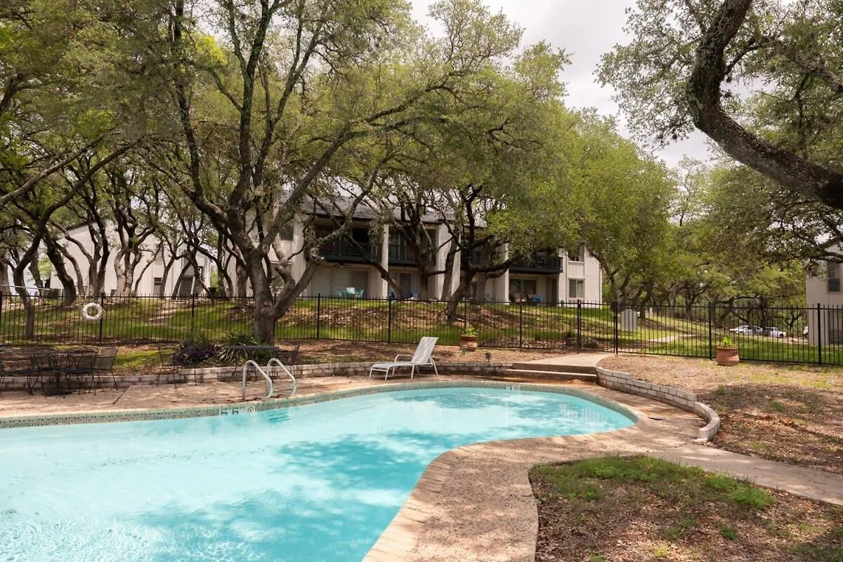 Holiday home Canyon Spacious W Balcony Pool & Comfy Beds *