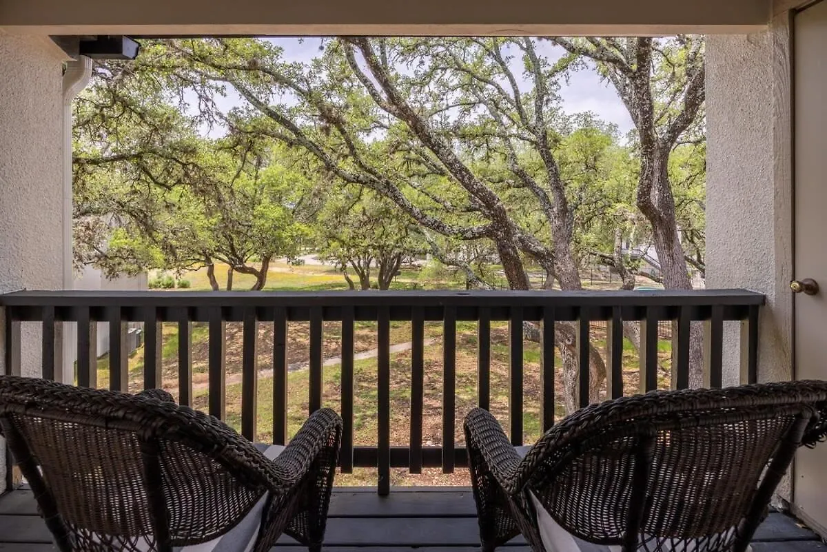 Holiday home Canyon Spacious W Balcony Pool & Comfy Beds *