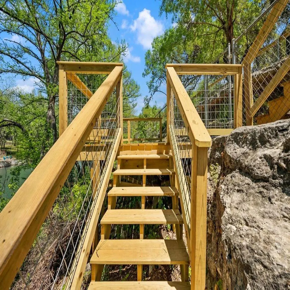 Cl 954 River Cliff Retreat *