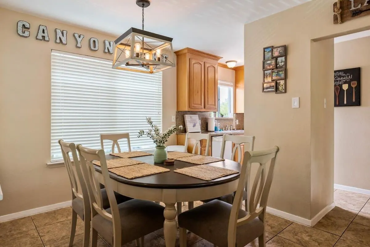 Canyon Spacious W Balcony Pool & Comfy Beds Holiday home Canyon Lake