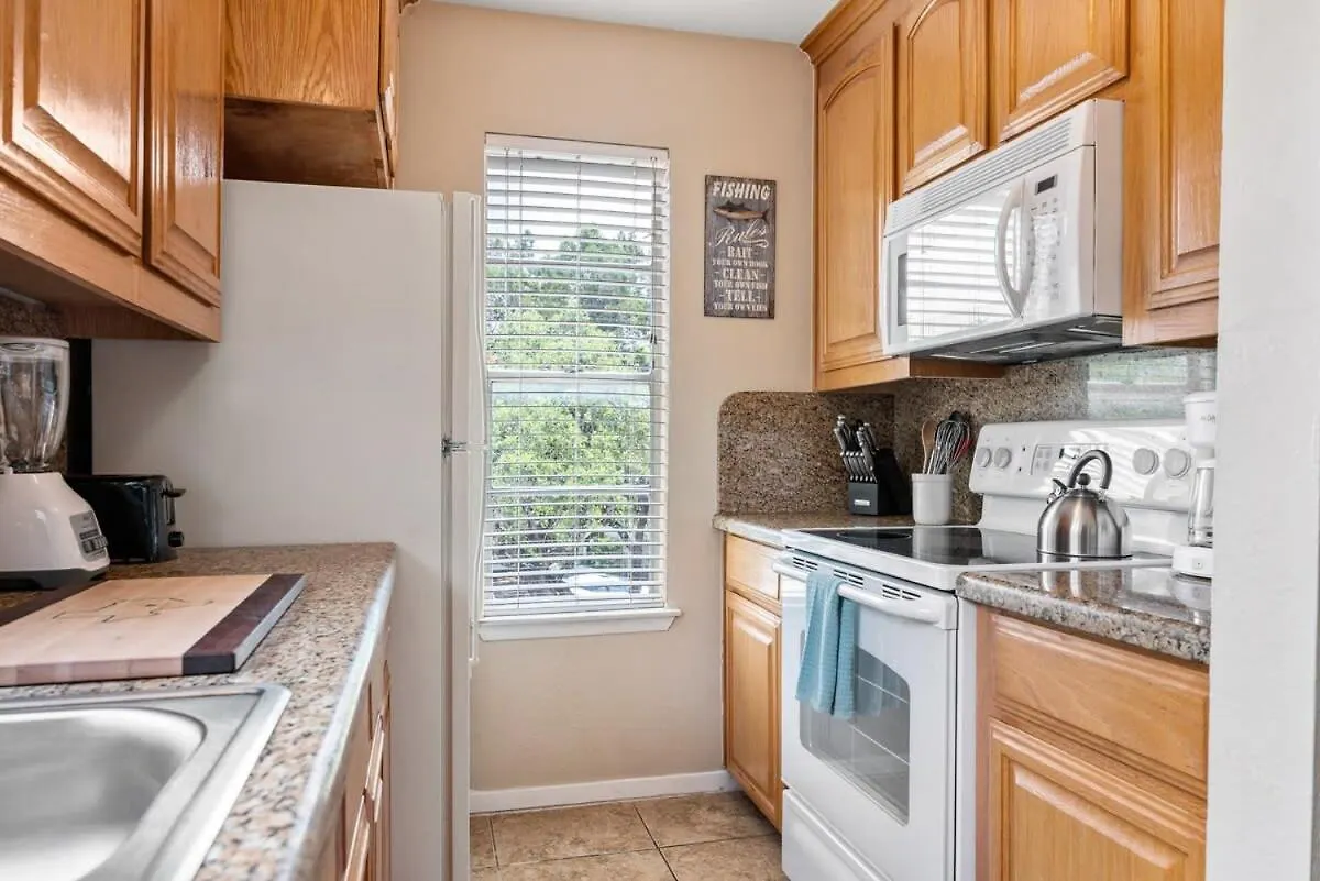 Holiday home Canyon Spacious W Balcony Pool & Comfy Beds *