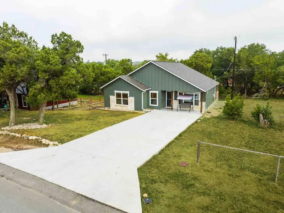 The House Holiday home Canyon Lake
