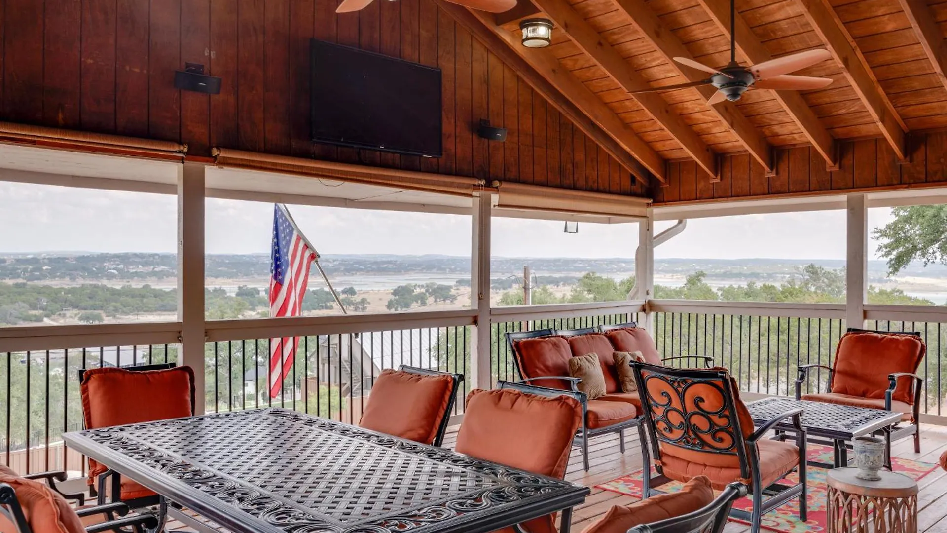 Canyon Hill Country And Water Views!
