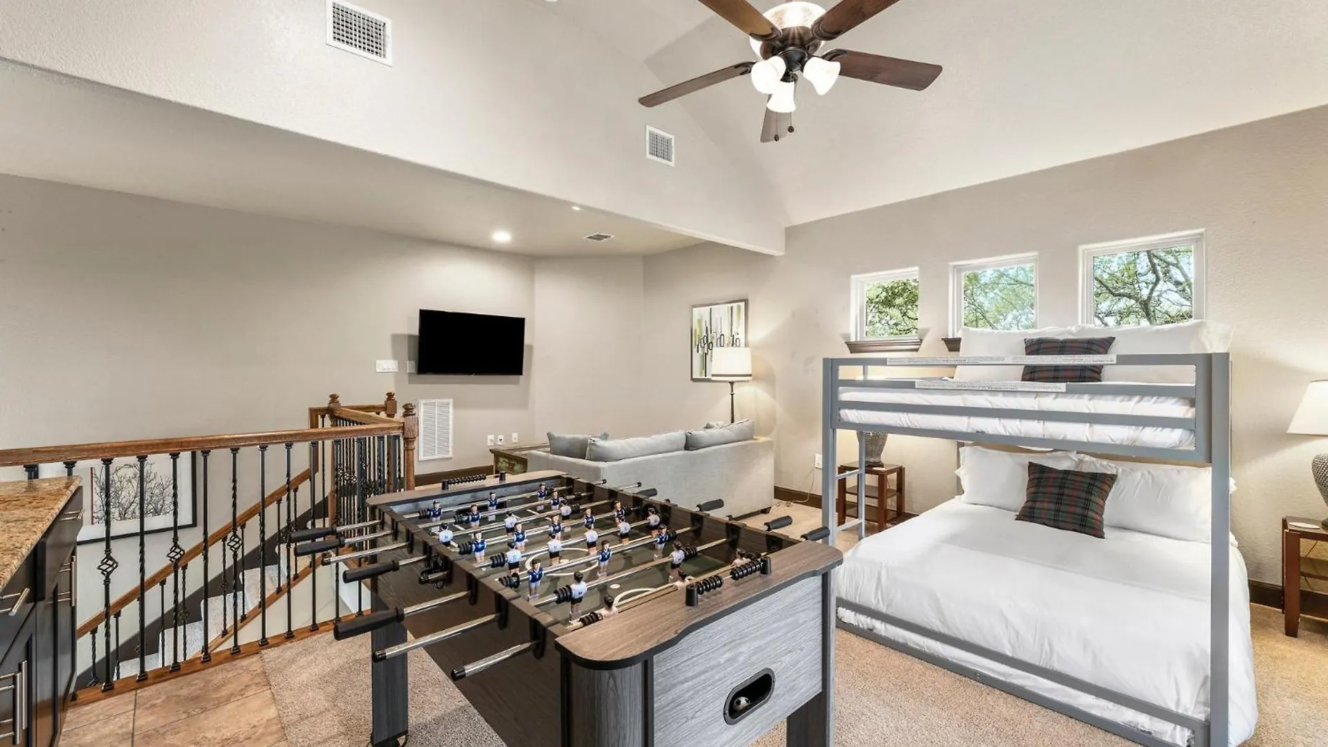 4 Minutes From Canyon With Jacuzzi, Bbq, Firepit, 1gbpwifi, And *