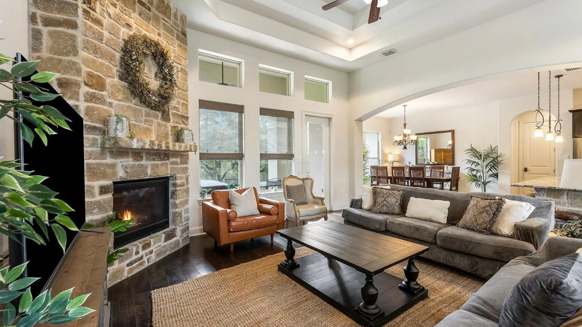 4 Minutes From Canyon With Jacuzzi, Bbq, Firepit, 1gbpwifi, And * Canyon Lake