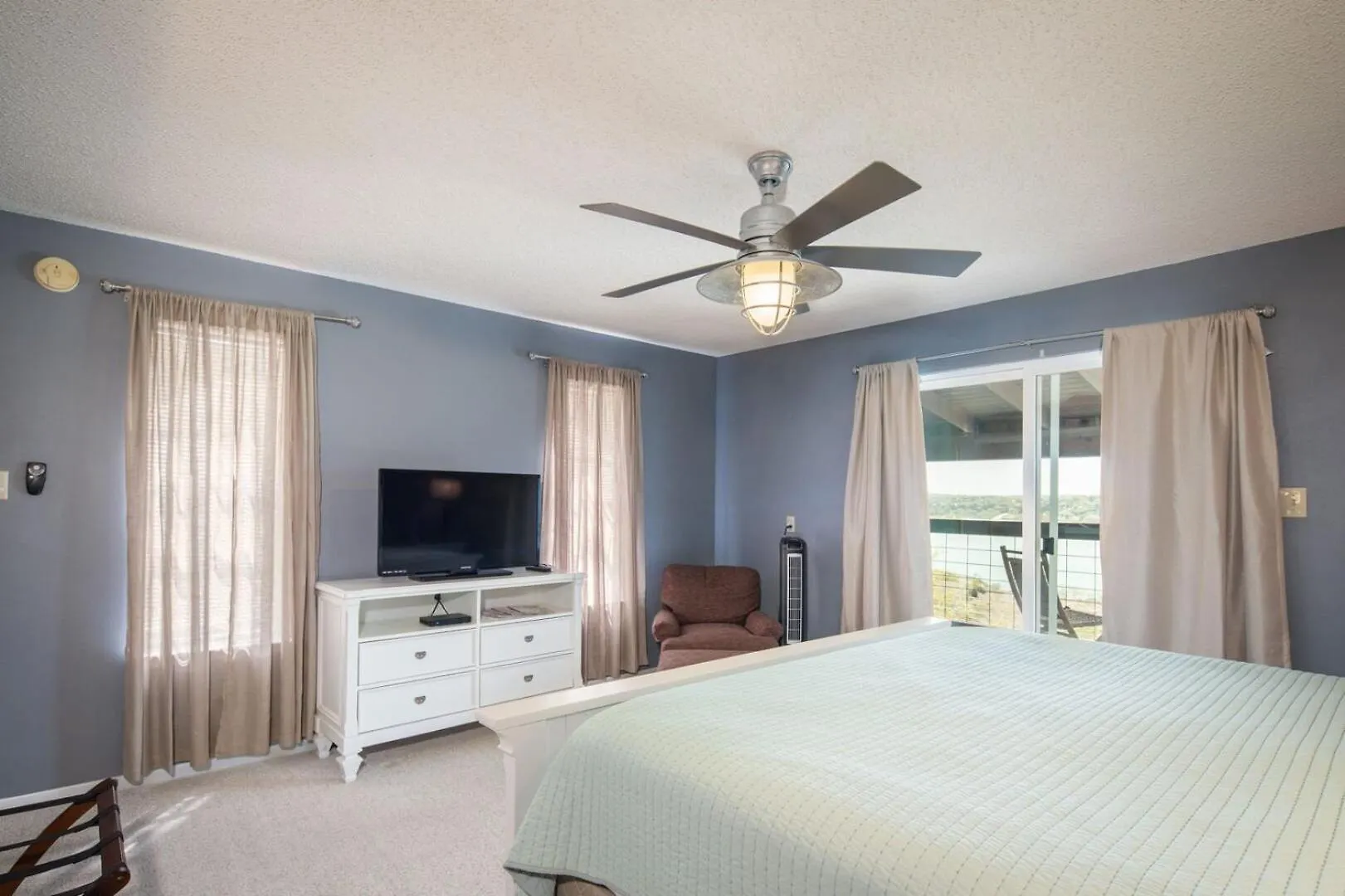 Holiday home Lakeside - Waterfront & Views On The Lake, Featured On Hgtv! *