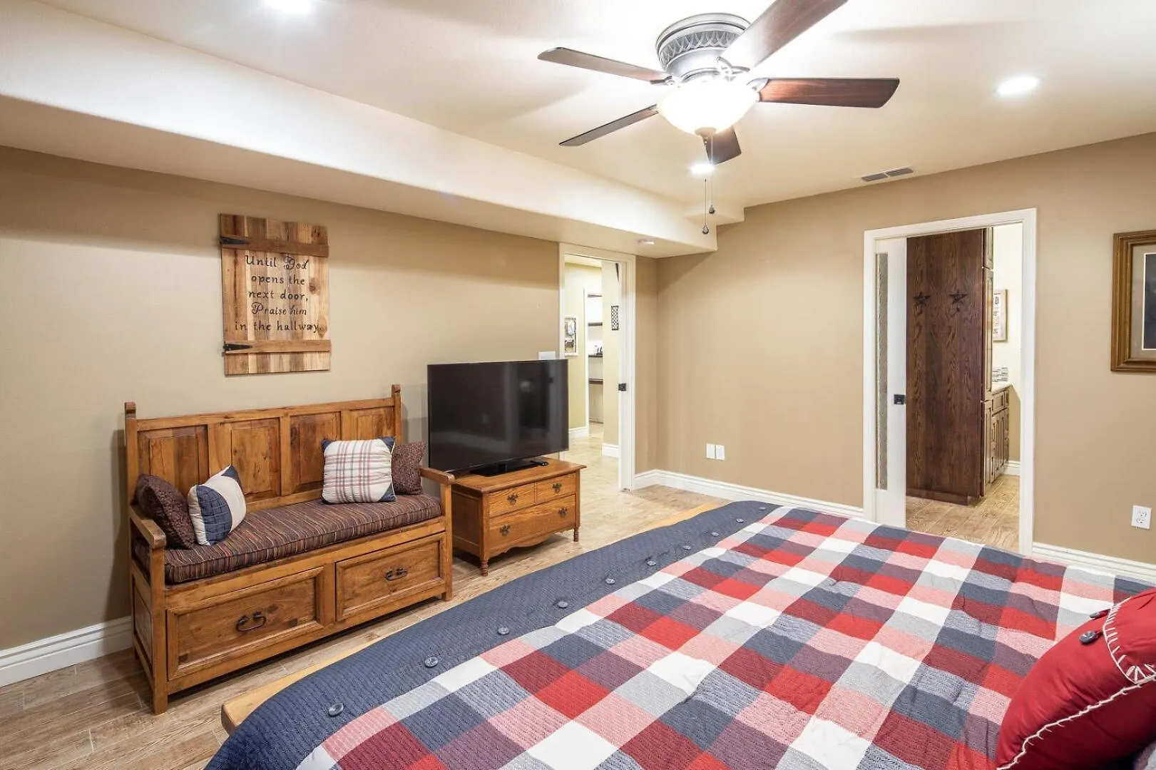 Hummingbird Hideaway - Waterfront With Pool And Hot Tub! Holiday home