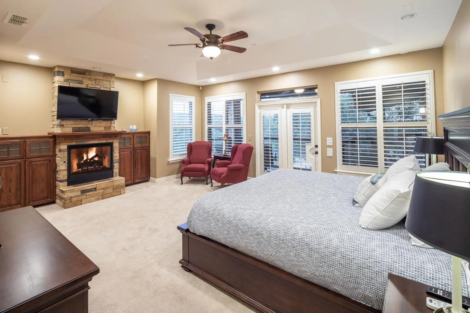 Hummingbird Hideaway - Waterfront With Pool And Hot Tub! * Canyon Lake