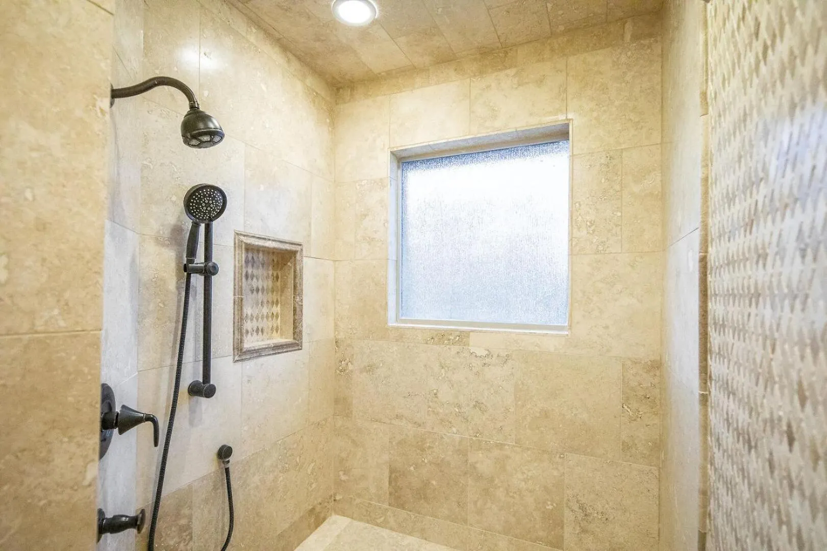 Hummingbird Hideaway - Waterfront With Pool And Hot Tub! Canyon Lake