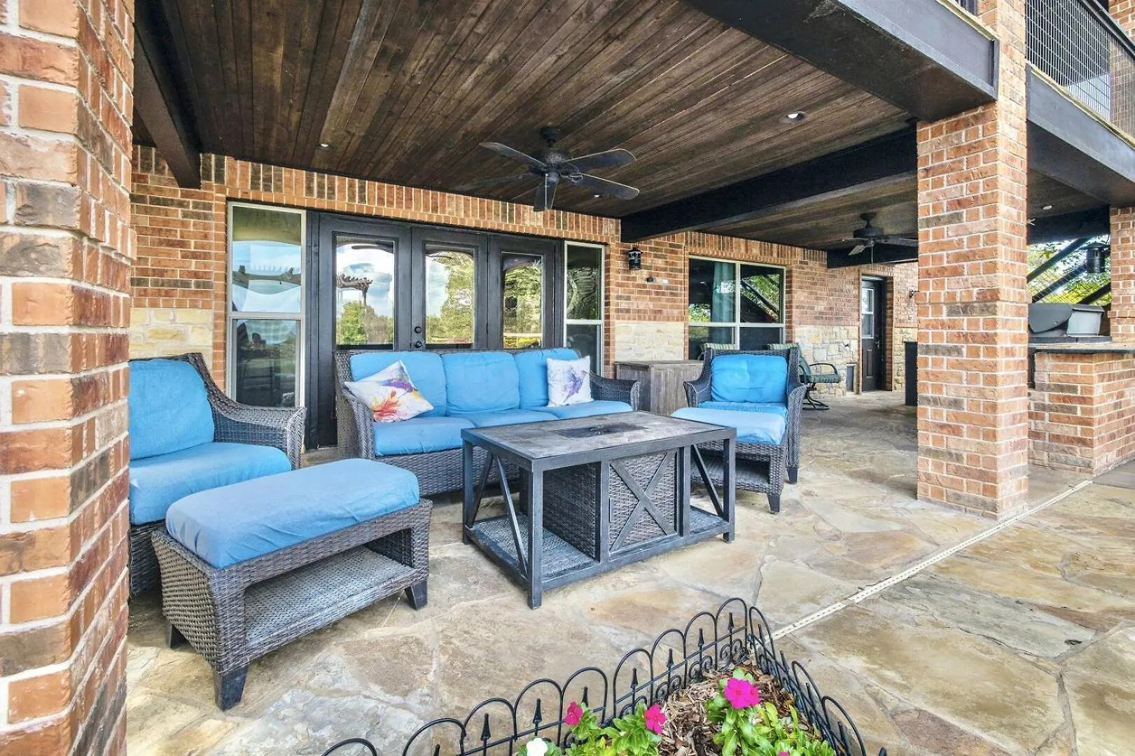 Hummingbird Hideaway - Waterfront With Pool And Hot Tub!