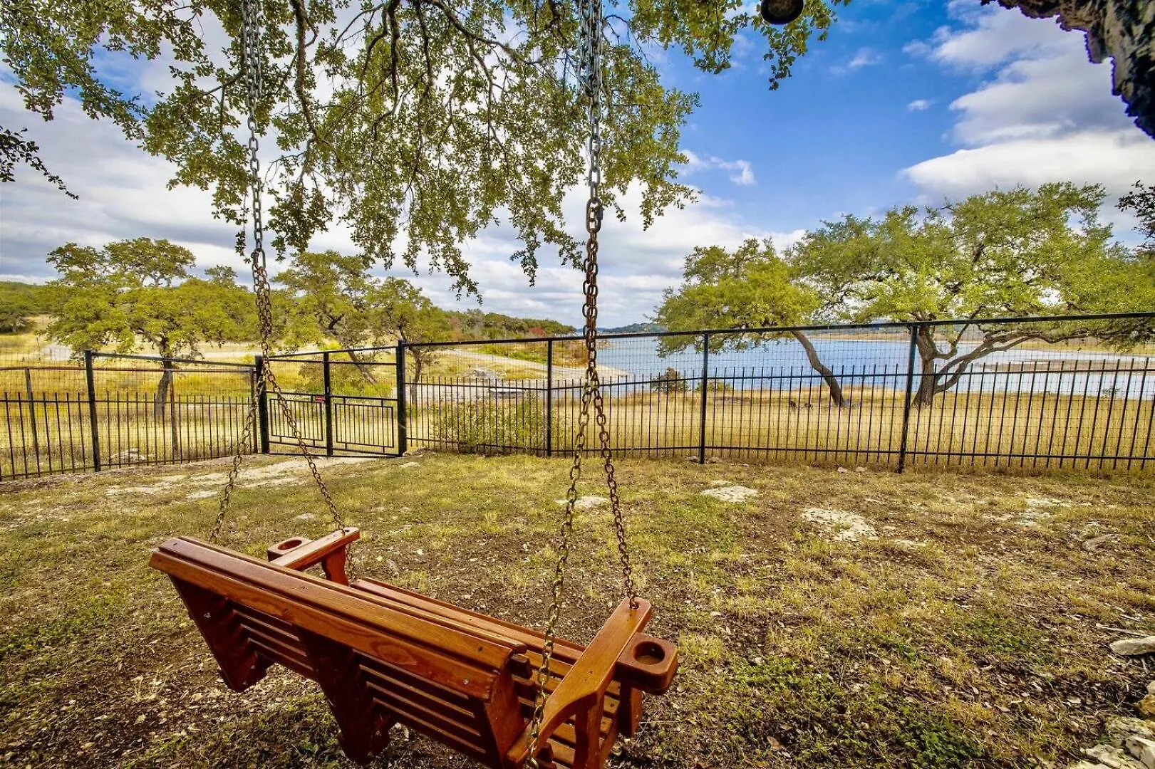 Hummingbird Hideaway - Waterfront With Pool And Hot Tub! * Canyon Lake