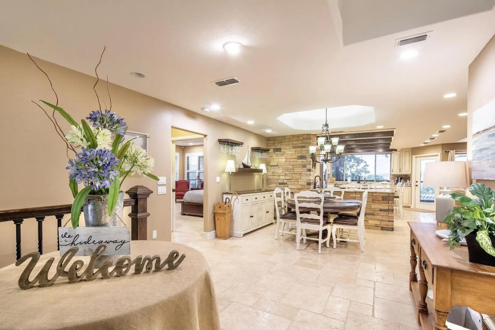 Hummingbird Hideaway - Waterfront With Pool And Hot Tub! Holiday home