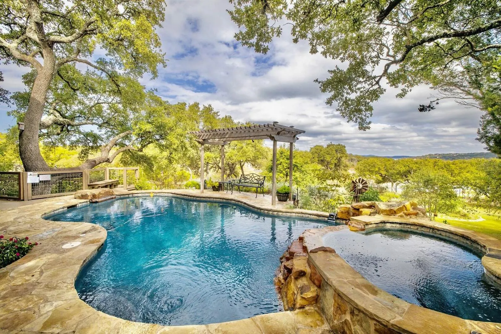 Hummingbird Hideaway - Waterfront With Pool And Hot Tub! Holiday home *
