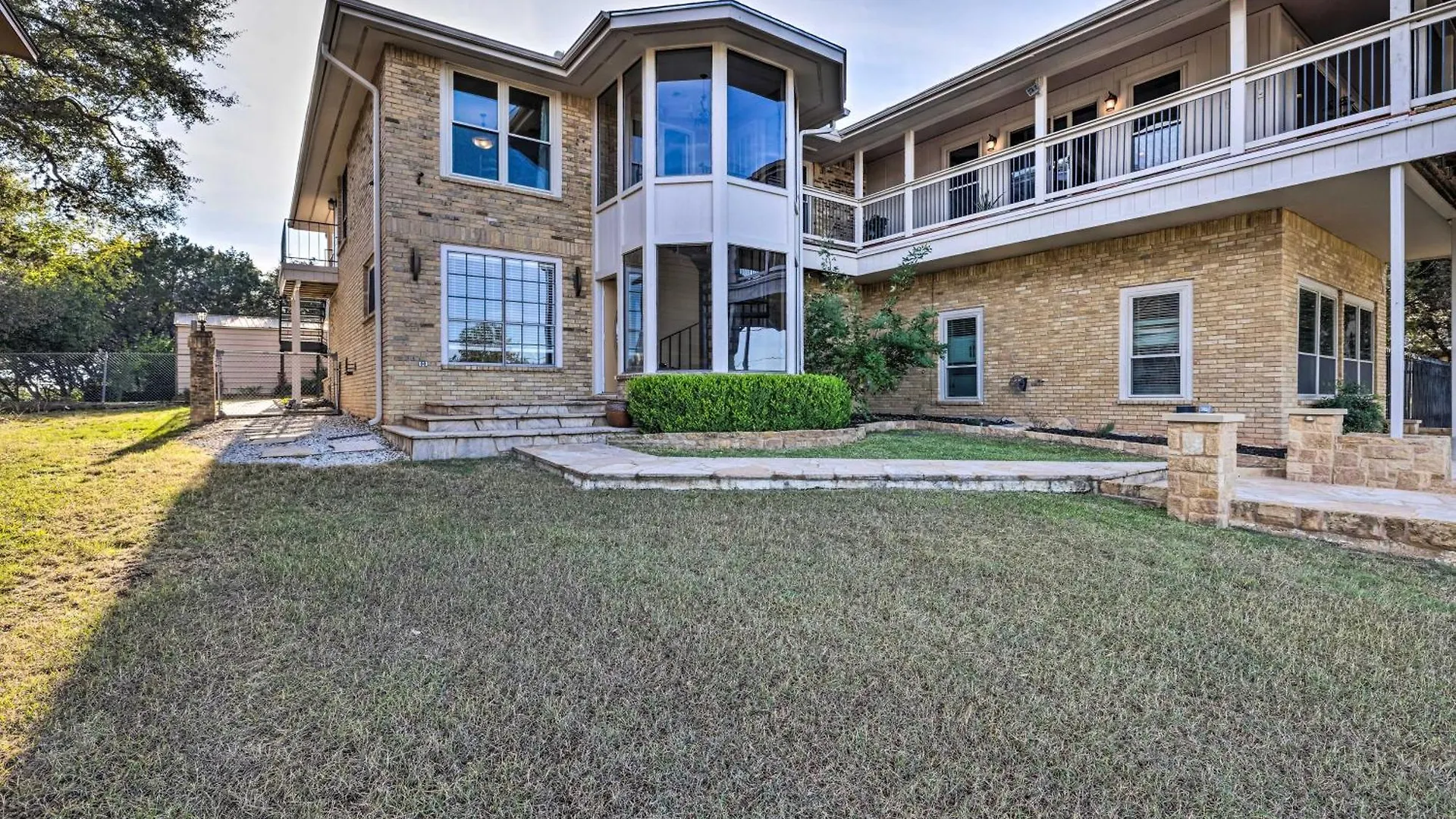 Canyon Hill Country And Water Views! Holiday home