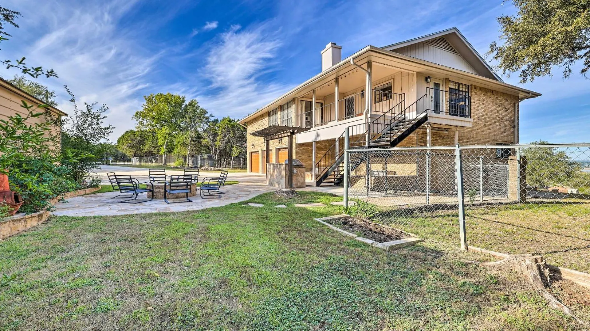 Holiday home Canyon Hill Country And Water Views!