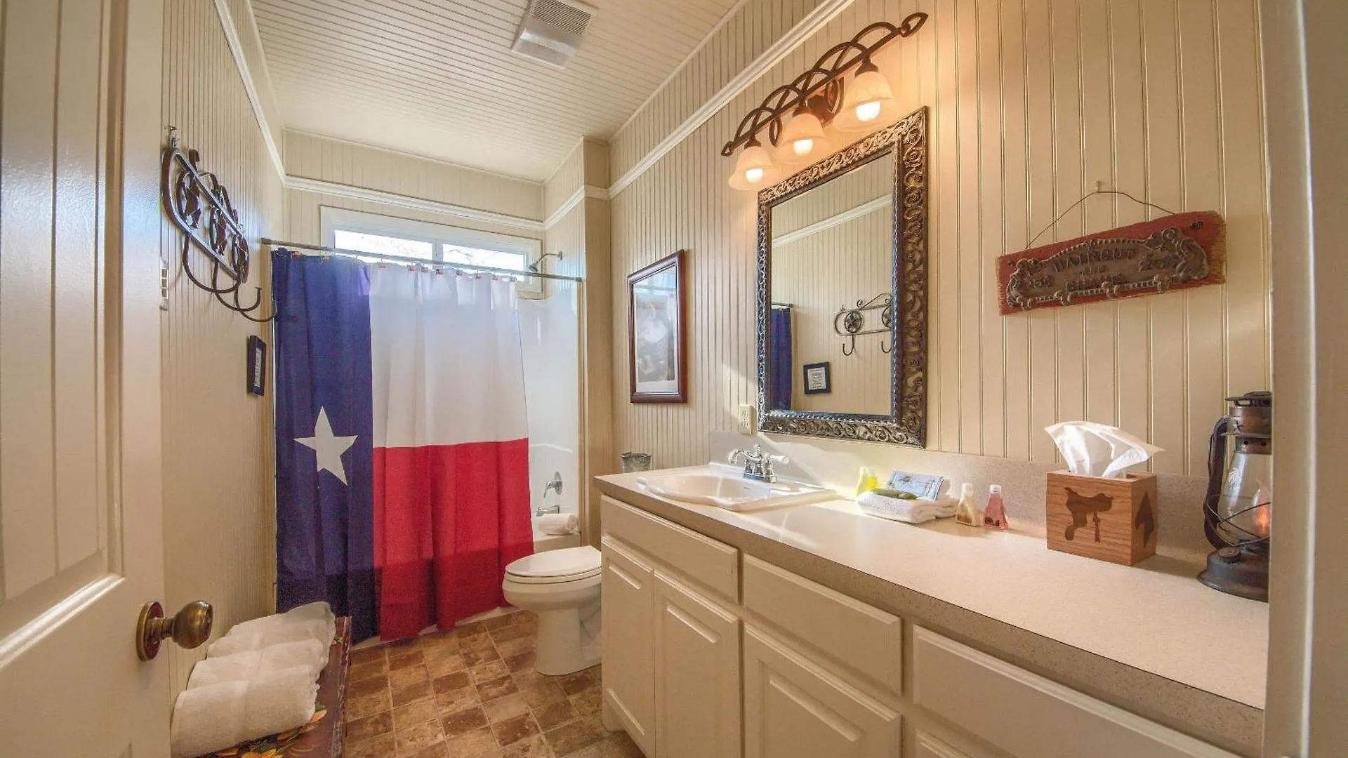 Rr 9084b3 Texas Blue Wagon Holiday home
