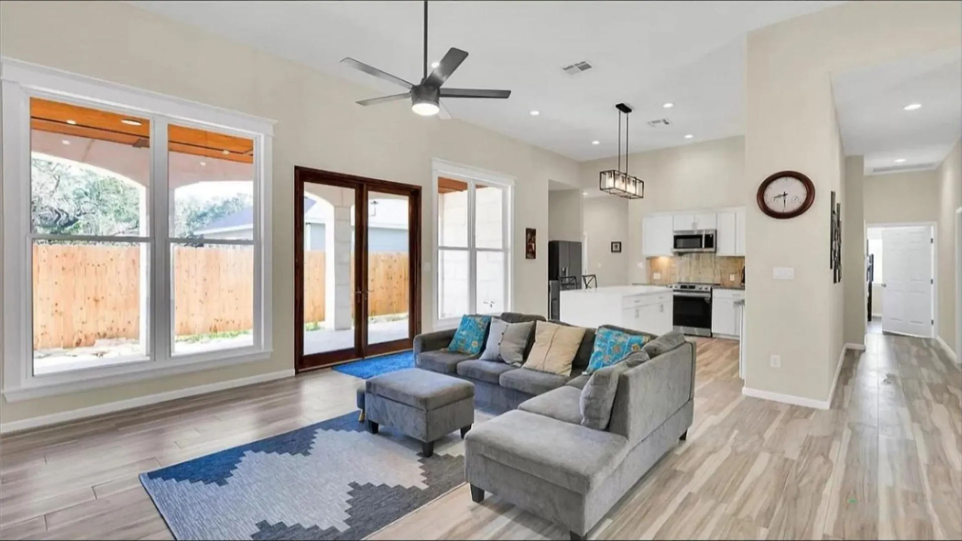 Lakeside Mansion Minutes To The Villa Canyon Lake