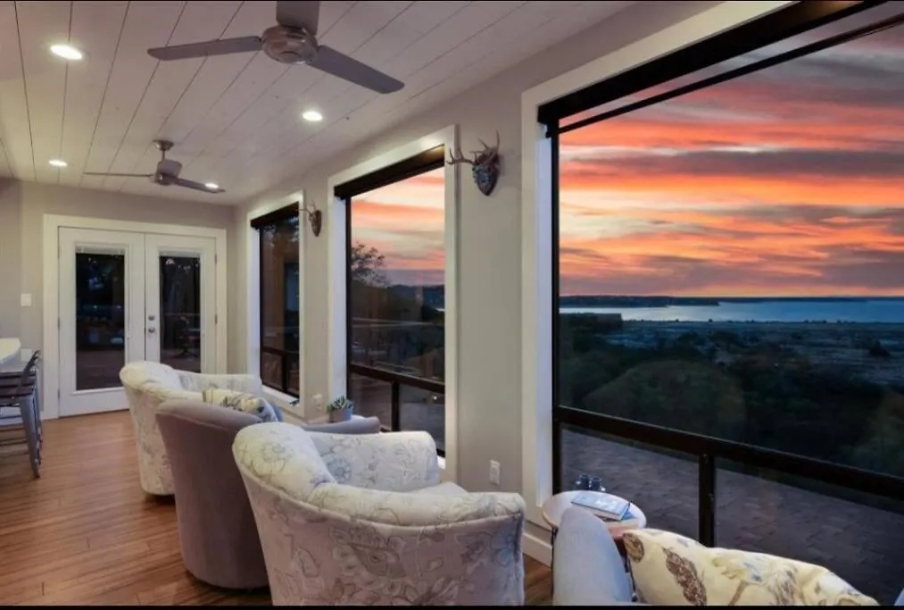 Canyon Luxury Getaway, Hot Tub With Lakeview Holiday home *