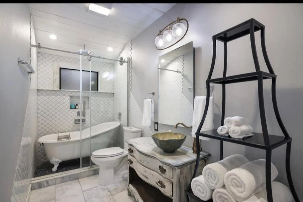 Canyon Luxury Getaway, Hot Tub With Lakeview Holiday home *
