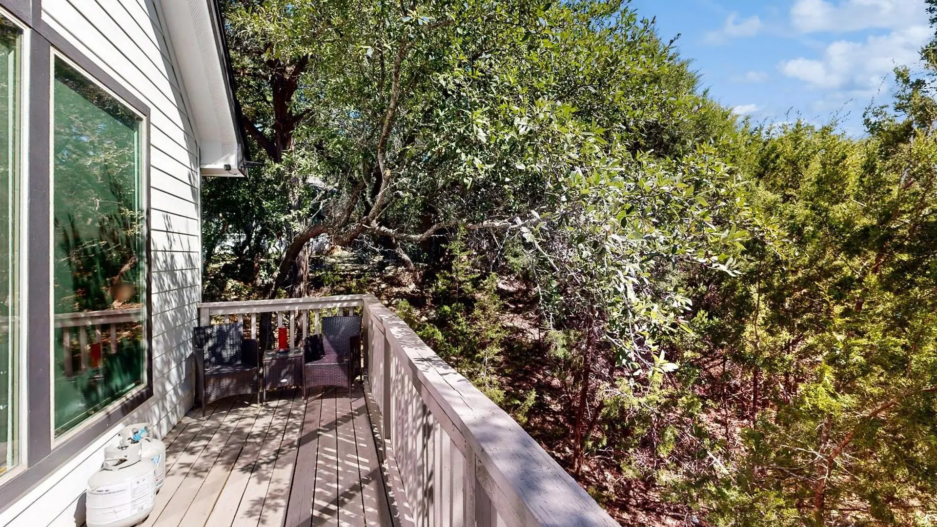 Hummingbird Treehouse