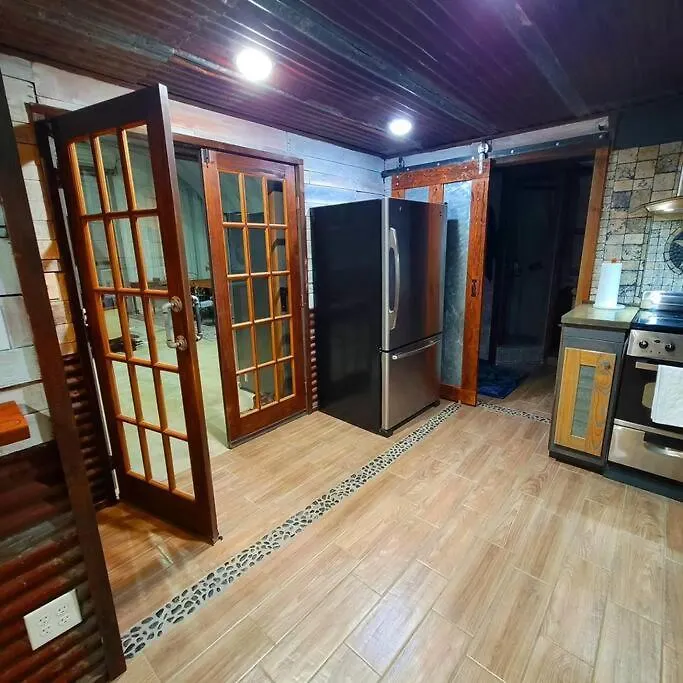 Hill Country Hangar With Hottub, 7 Minutes From The River And Semesterbostad *