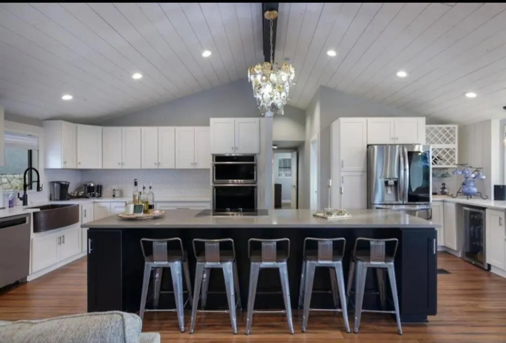 Canyon Luxury Getaway, Hot Tub With Lakeview Holiday home *