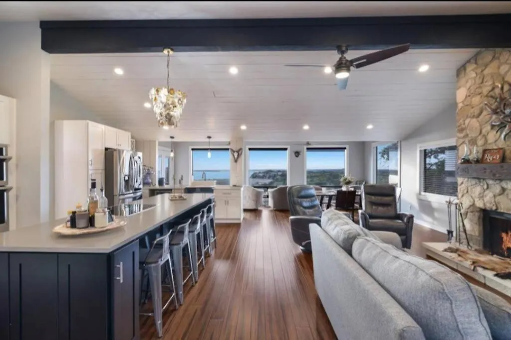 Holiday home Canyon Luxury Getaway, Hot Tub With Lakeview *