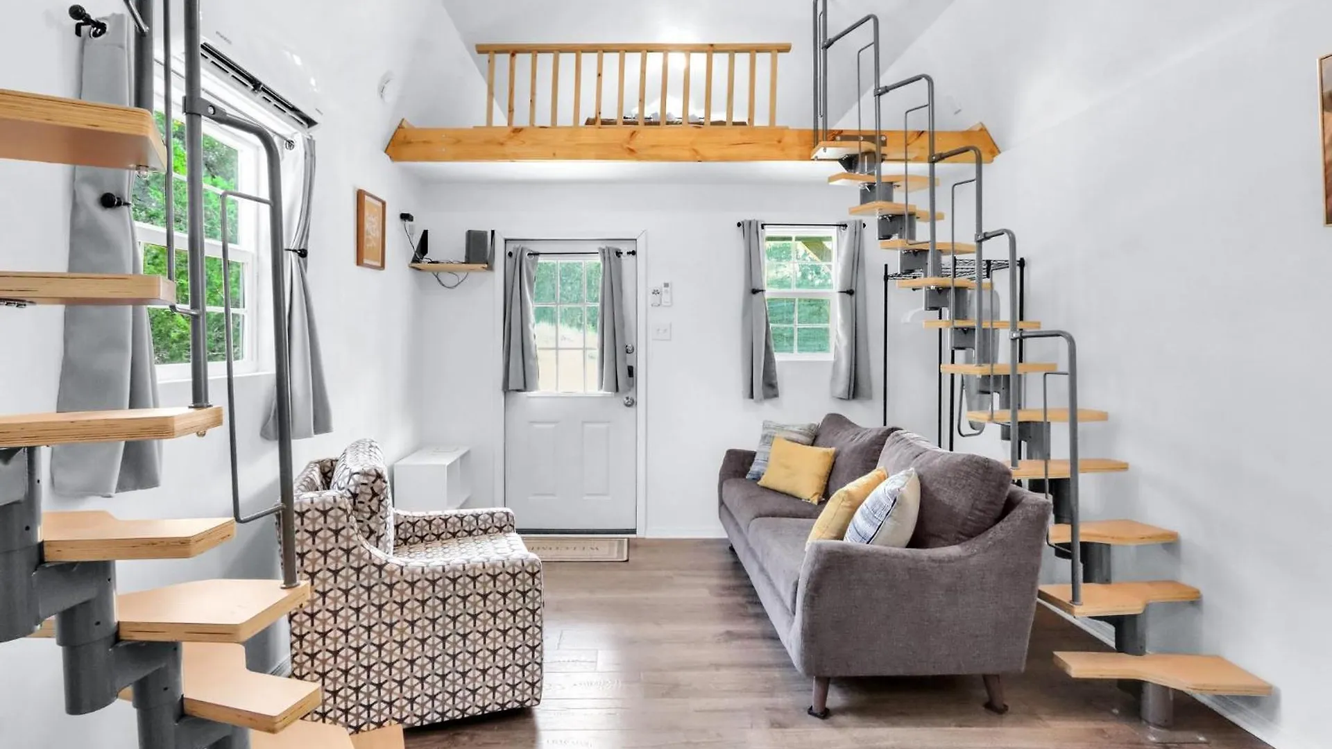 Lakewood Estates - Cozy Loft