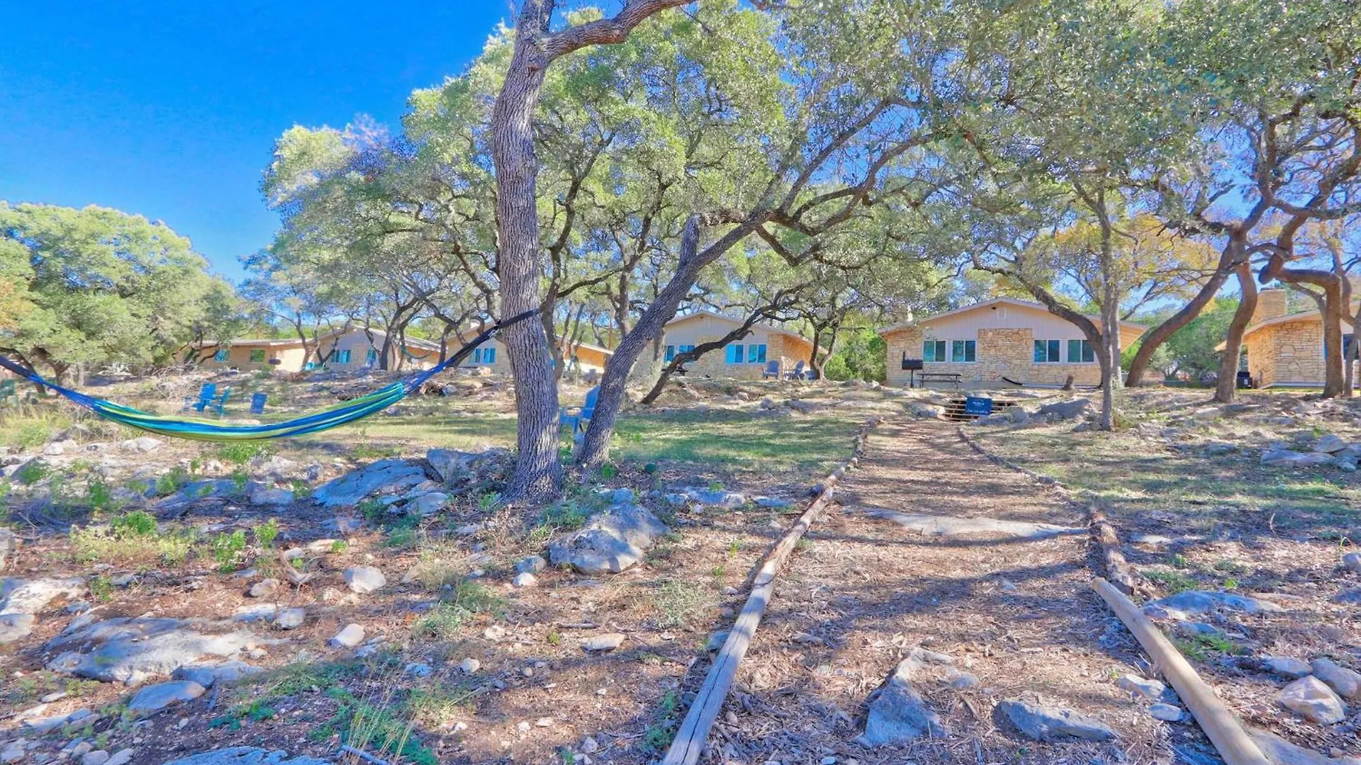 Millie's Unit 4 - Clara * Canyon Lake