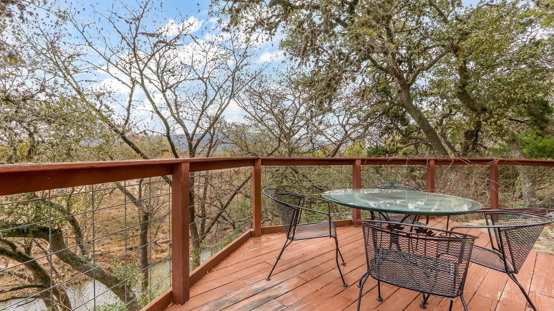 Rick's River Haus * Canyon Lake