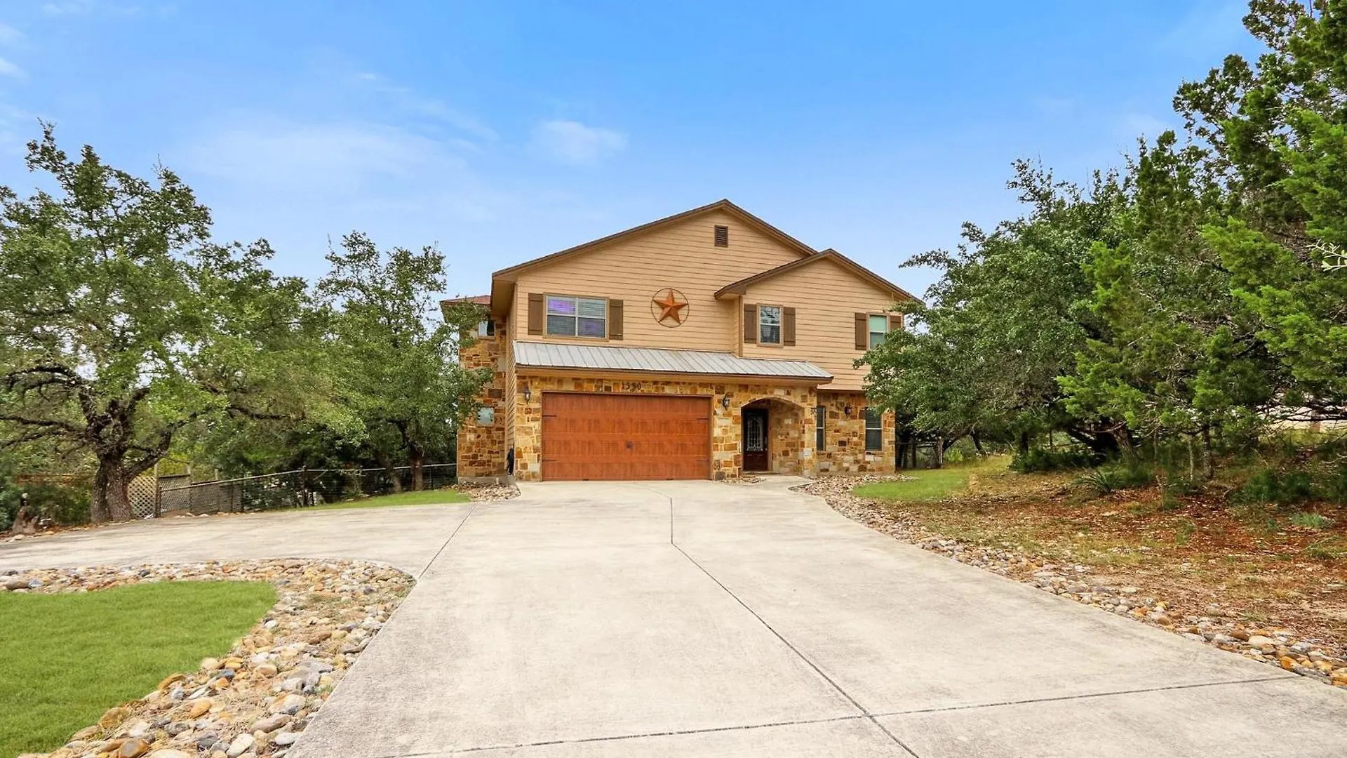 Decked Out Holiday home Canyon Lake