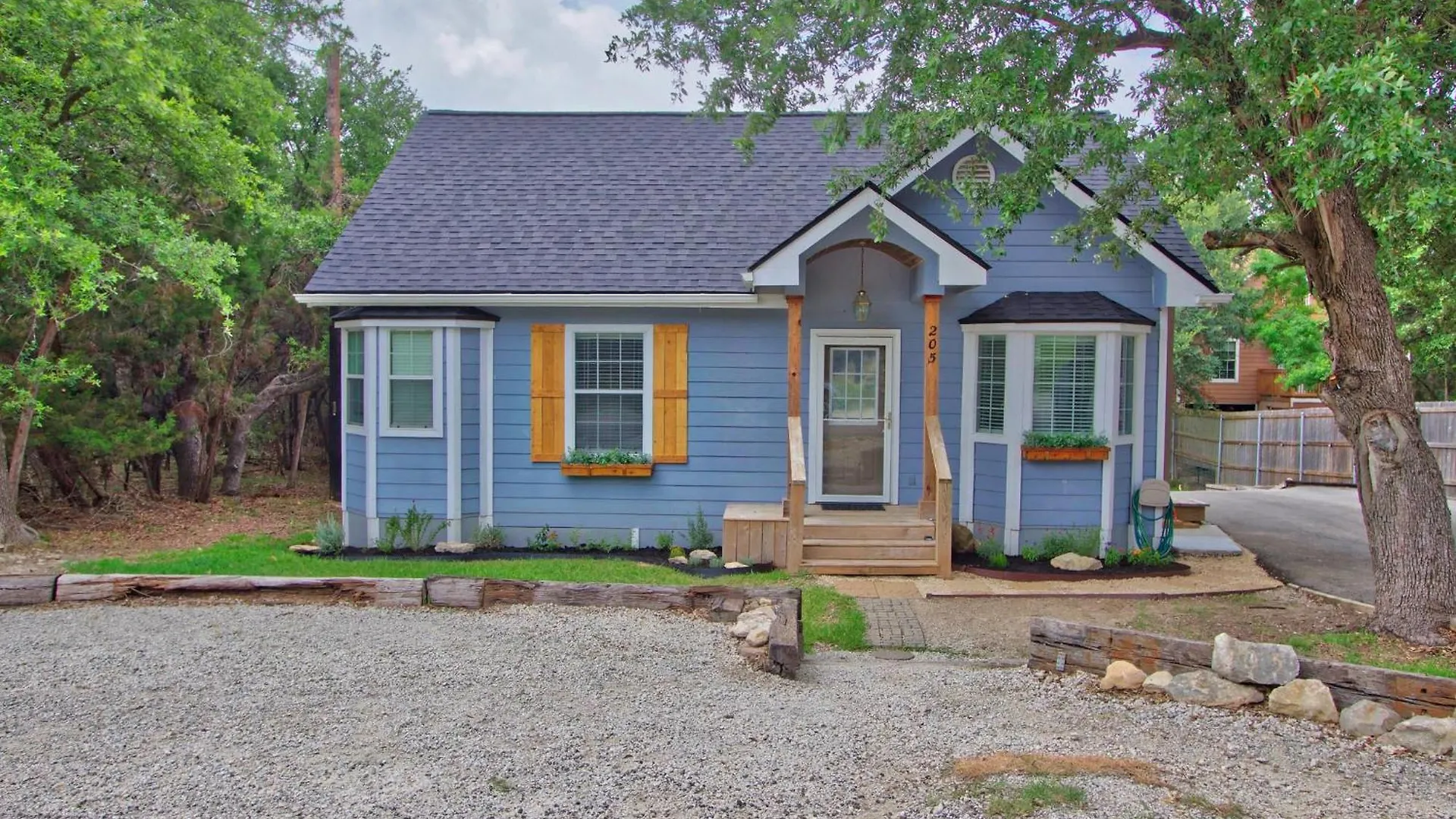 Hill Country Dreams * Canyon Lake