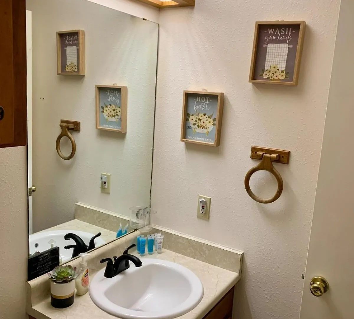 Hill Country Casita 3 Minutes From Guadalupe River & Canyon *