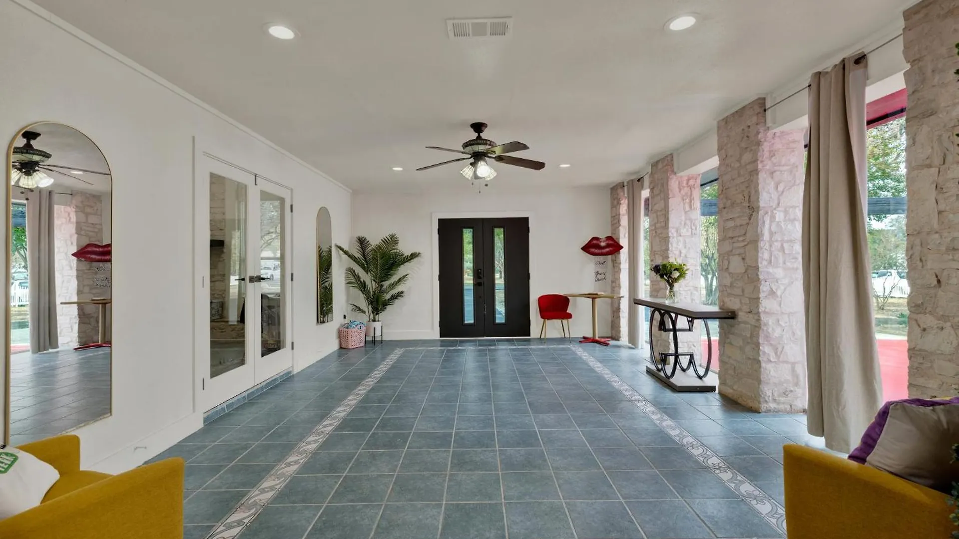 Whitewater River House - Game Room, Firepit, Walking Distance To Whitewater Amphitheater! Holiday home