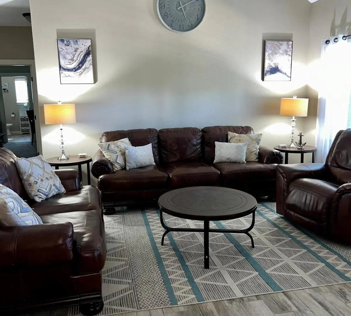 Family Friendly! Beautiful, Cozy Fire Pit Holiday home *