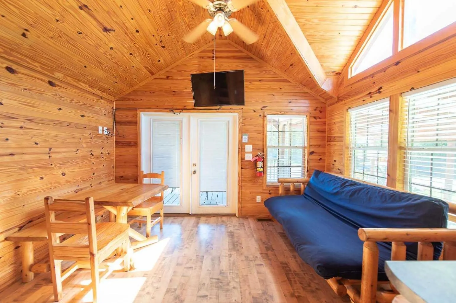 Kamp alanı Jellystone Park Hill Country Canyon Lake