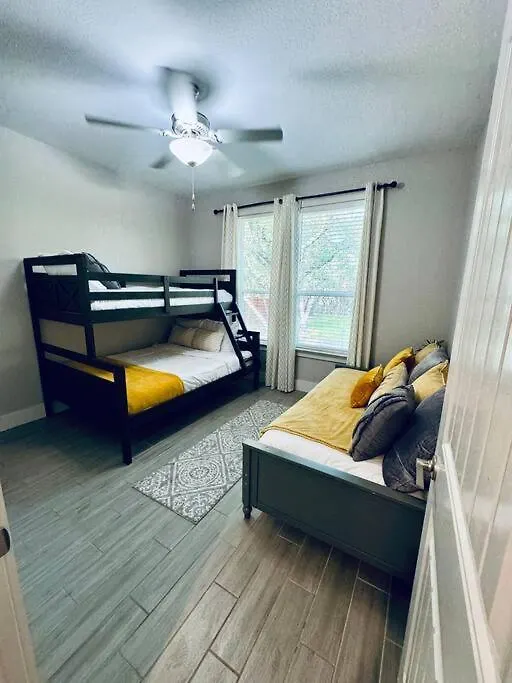 King Master Queen And Bunks Fire Pit Gameroom Holiday home