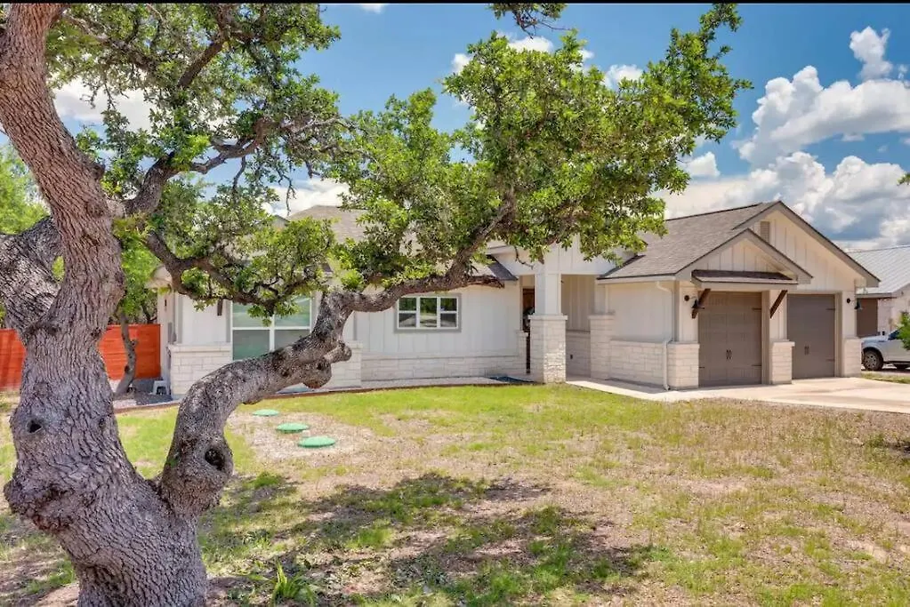 Holiday home King Master Queen And Bunks Fire Pit Gameroom Canyon Lake