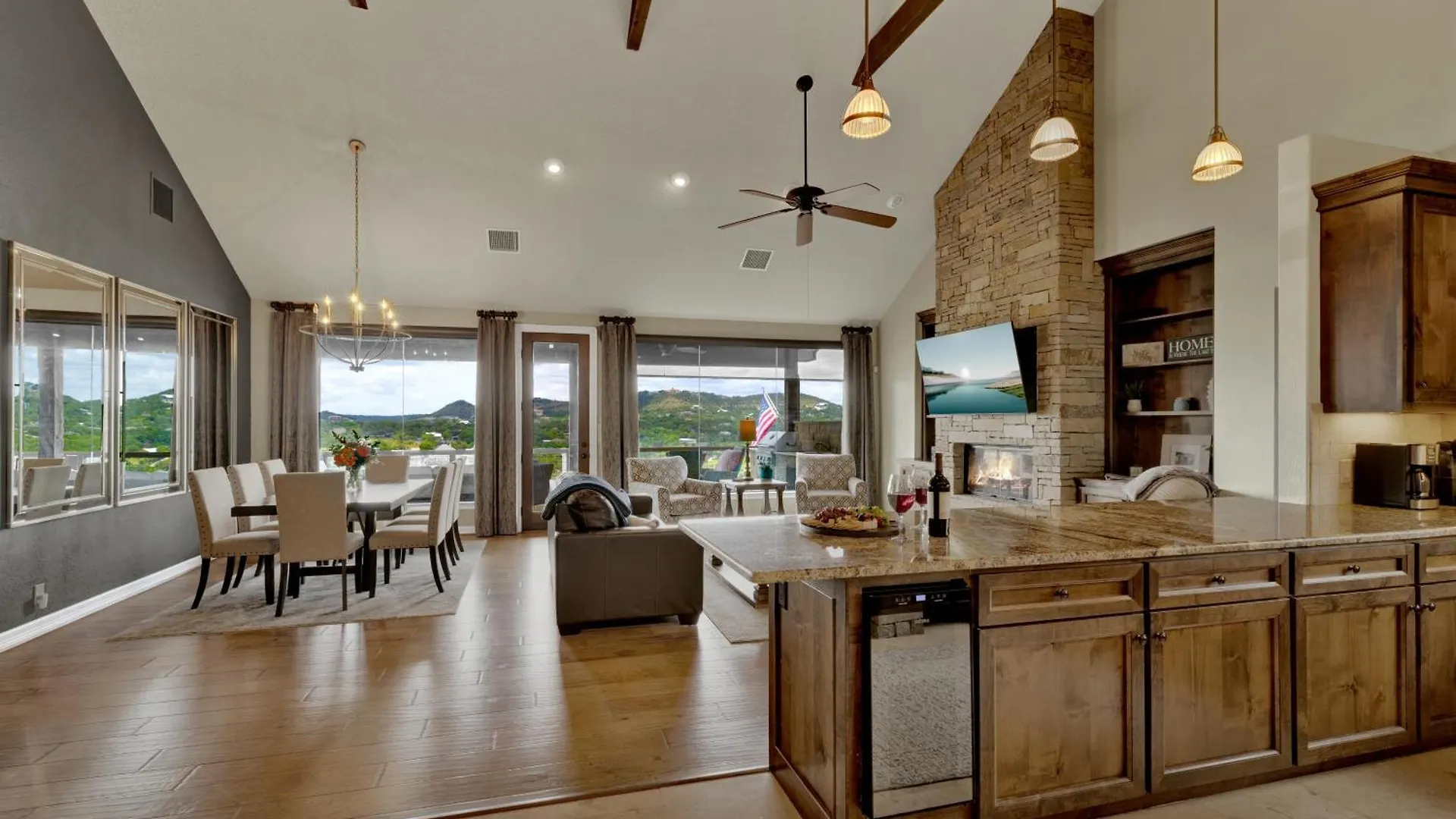 Canyon Lakehouse Panoramic Views With Firepit! Canyon Lake