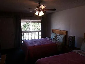 Lodge At Turkey Cove Canyon Lake