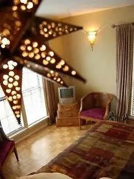 לינה וארוחת בוקר Lakehouse 3*
