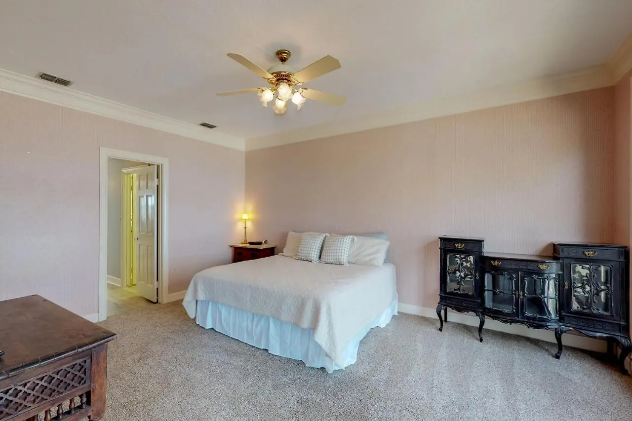 Maverick Mountaintop Retreat Holiday home Canyon Lake