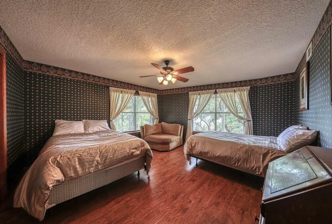 Riverside Manor Holiday home